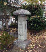 庭のキリシタン灯籠